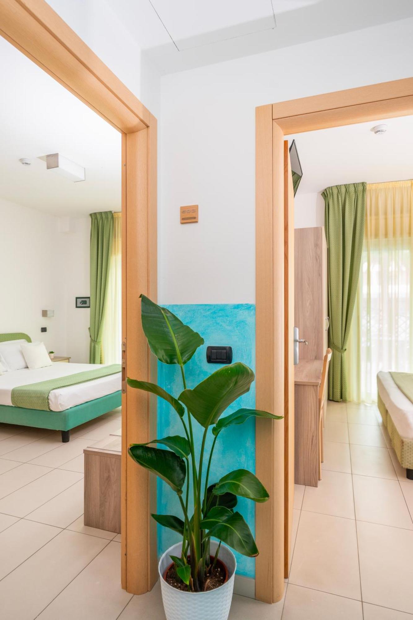 Park Hotel & Dependance Con Spiaggia 마르틴시쿠로 외부 사진