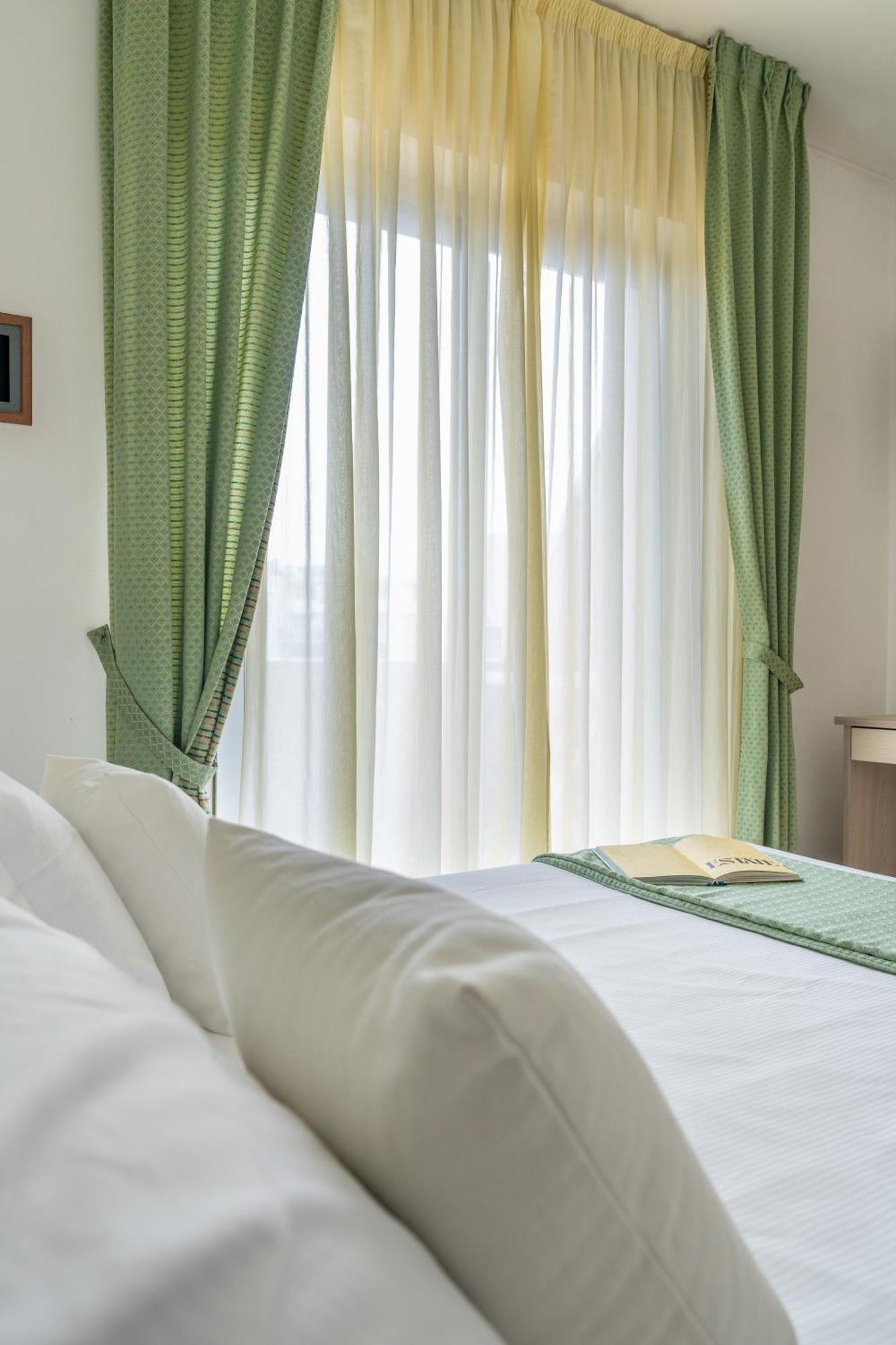 Park Hotel & Dependance Con Spiaggia 마르틴시쿠로 외부 사진