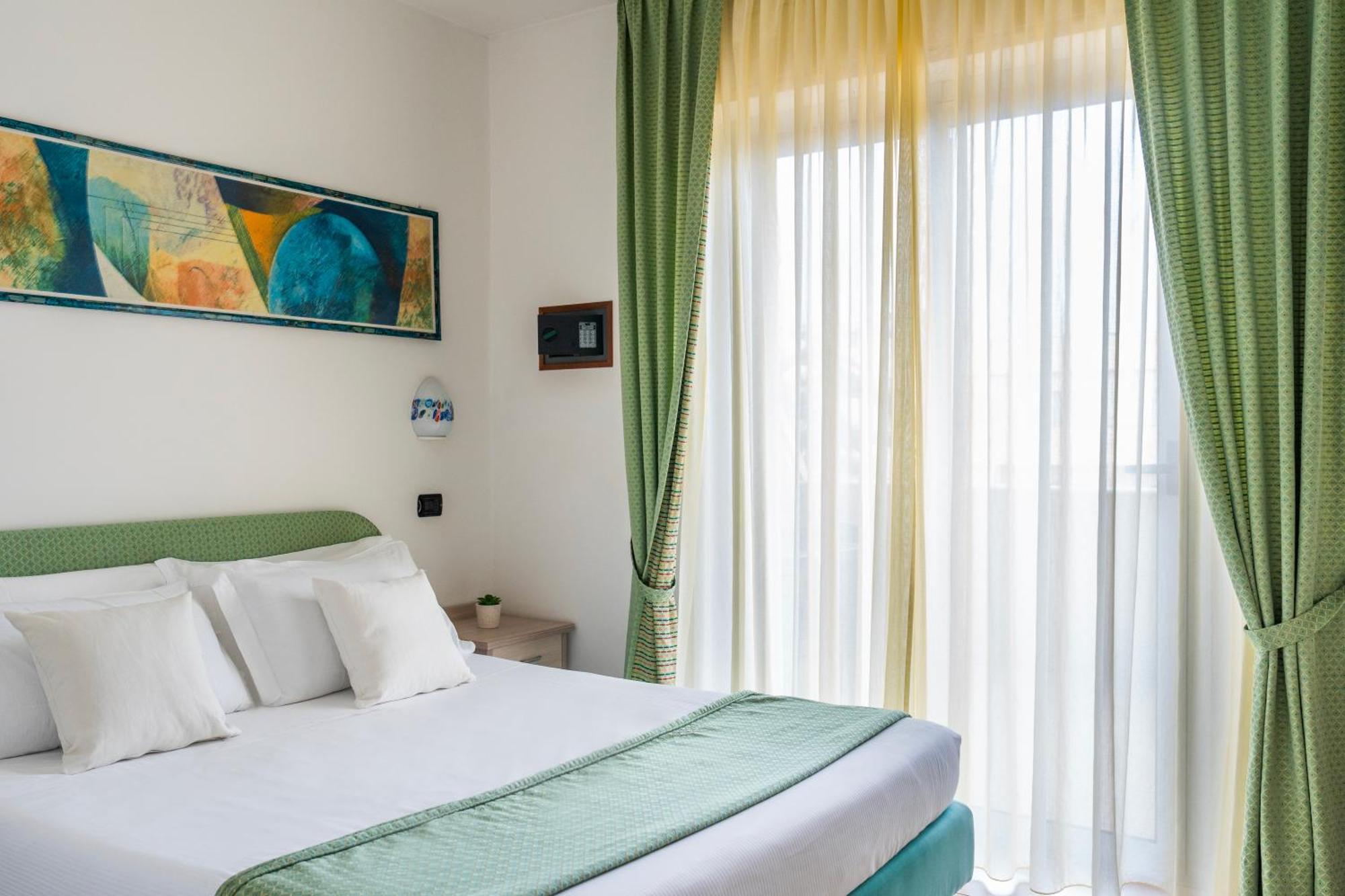 Park Hotel & Dependance Con Spiaggia 마르틴시쿠로 외부 사진